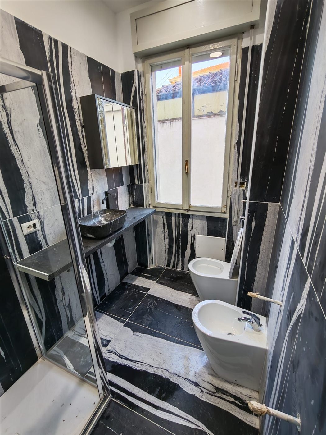 Bagno completo: impianti, rivestimenti, box doccia e sanitari